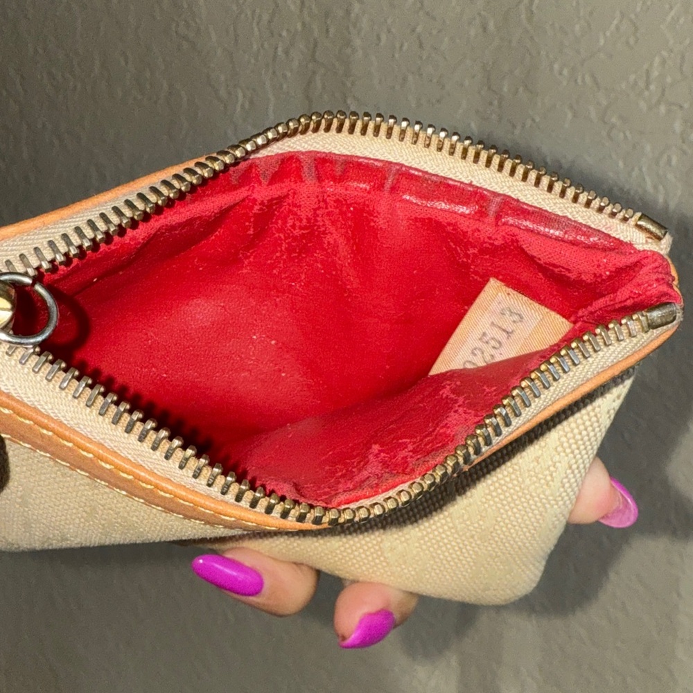 Dooney & Bourke Signature Pouch Vintage - Picture 5 of 5